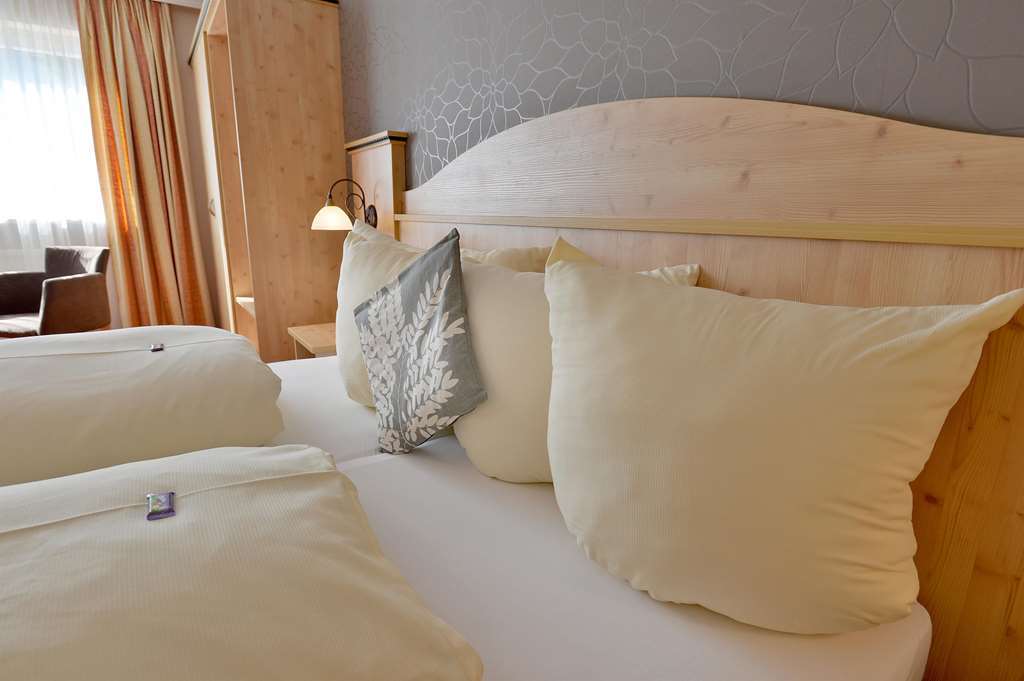 Hotel Mesnerwirt ヴェステンドルフ 部屋 写真