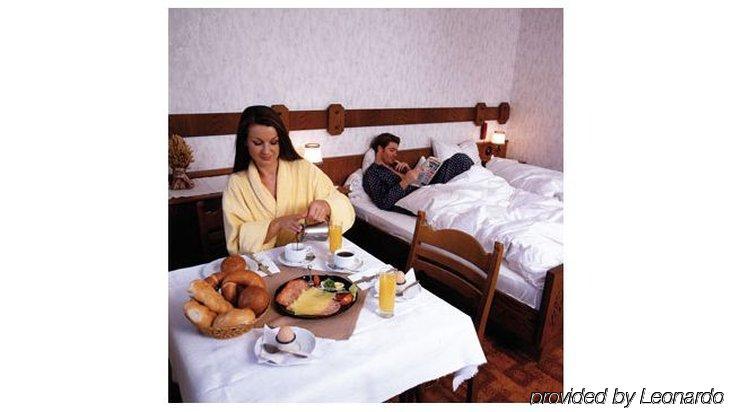 Hotel Mesnerwirt ヴェステンドルフ 部屋 写真